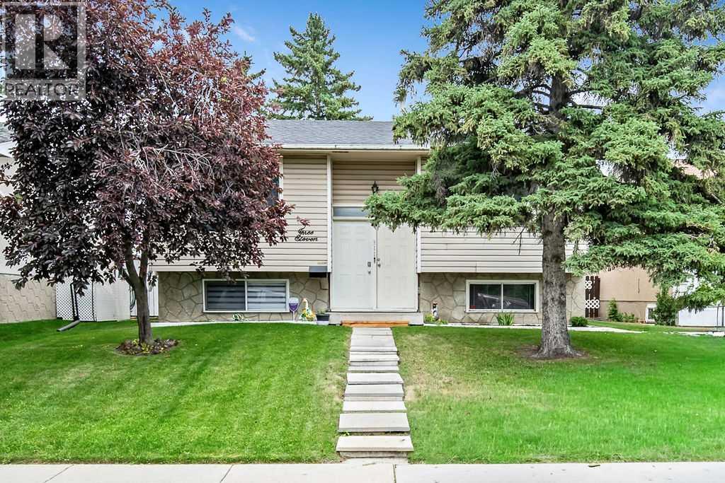 311 Penbrooke Crescent SE - 2