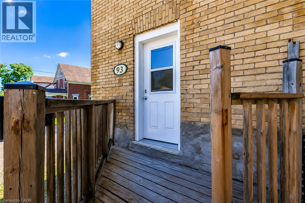 93 LANCASTER Street W - 3