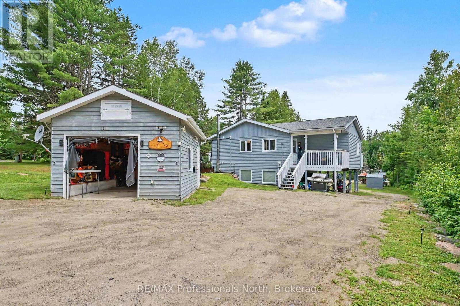 1034 ABLETT COURT - 3
