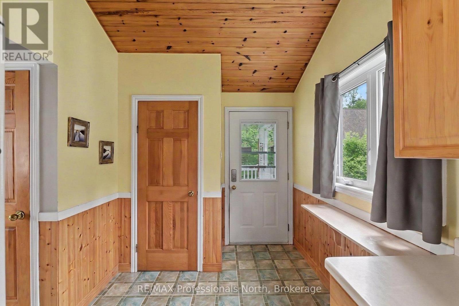 1034 ABLETT COURT - 6