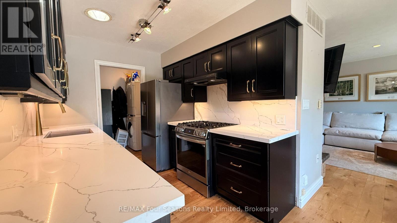 130 JEWEL BRIDGE ROAD - 17