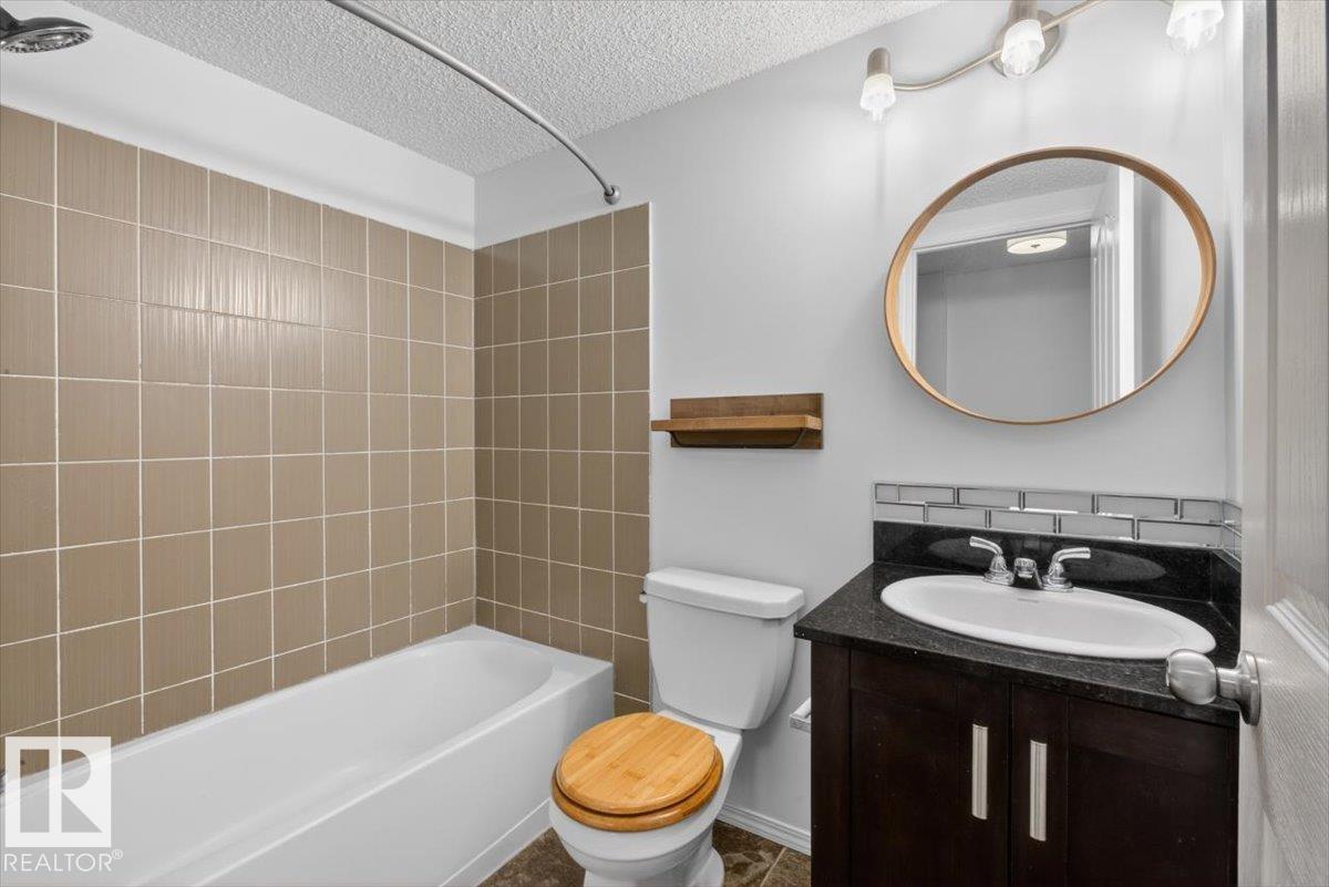 #117 12035 22 AV SW - 15