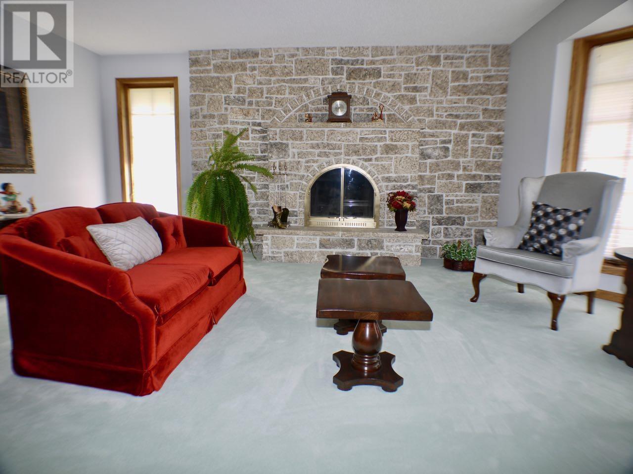 259 MEMORIAL AVE - 15