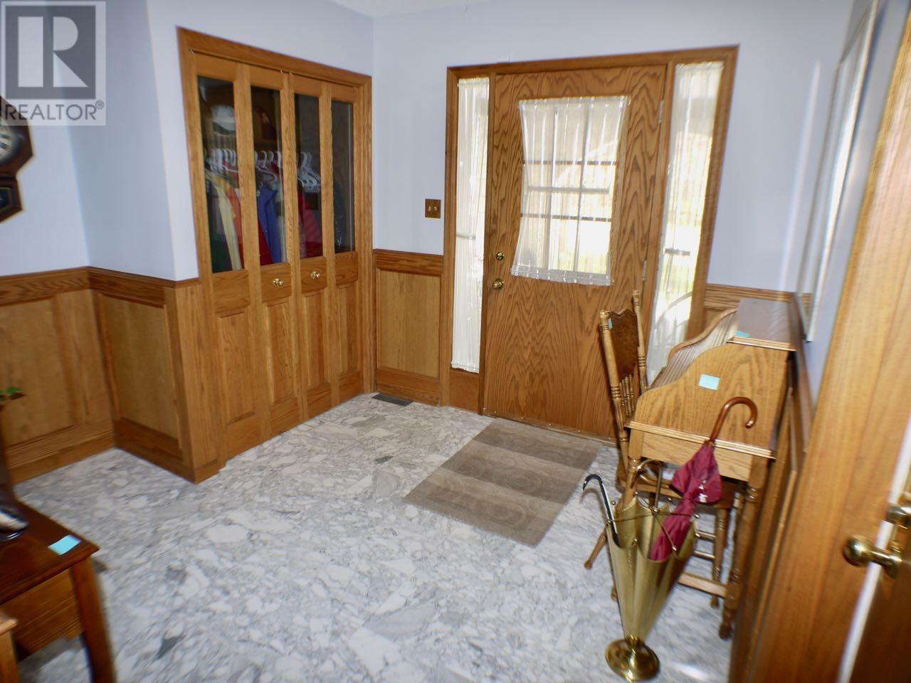 259 MEMORIAL AVE - 13