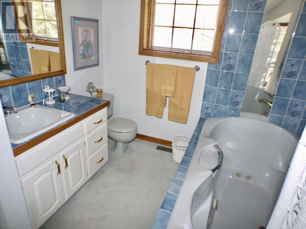 259 MEMORIAL AVE - 21