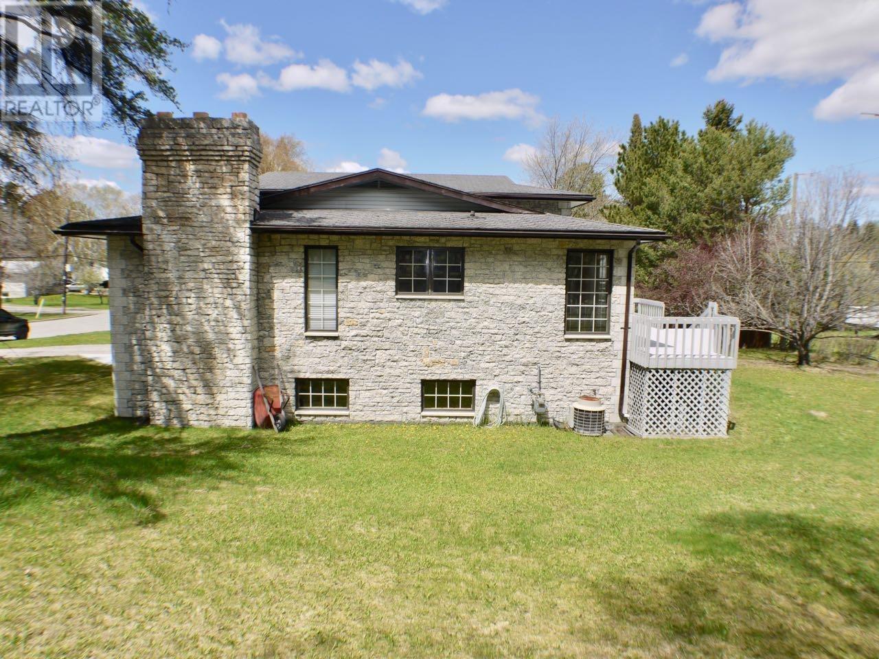 259 MEMORIAL AVE - 32