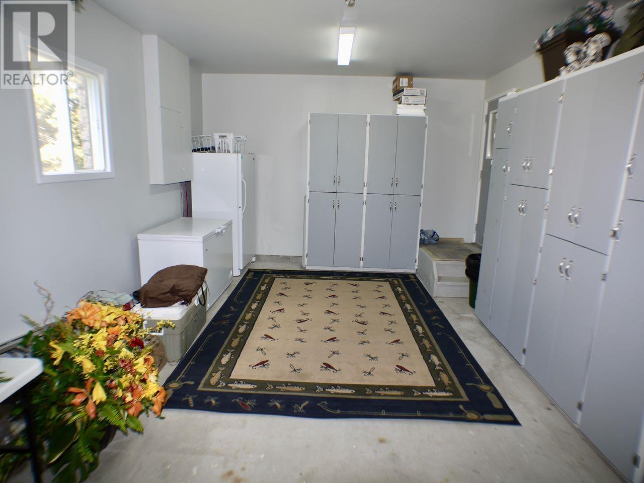 259 MEMORIAL AVE - 30
