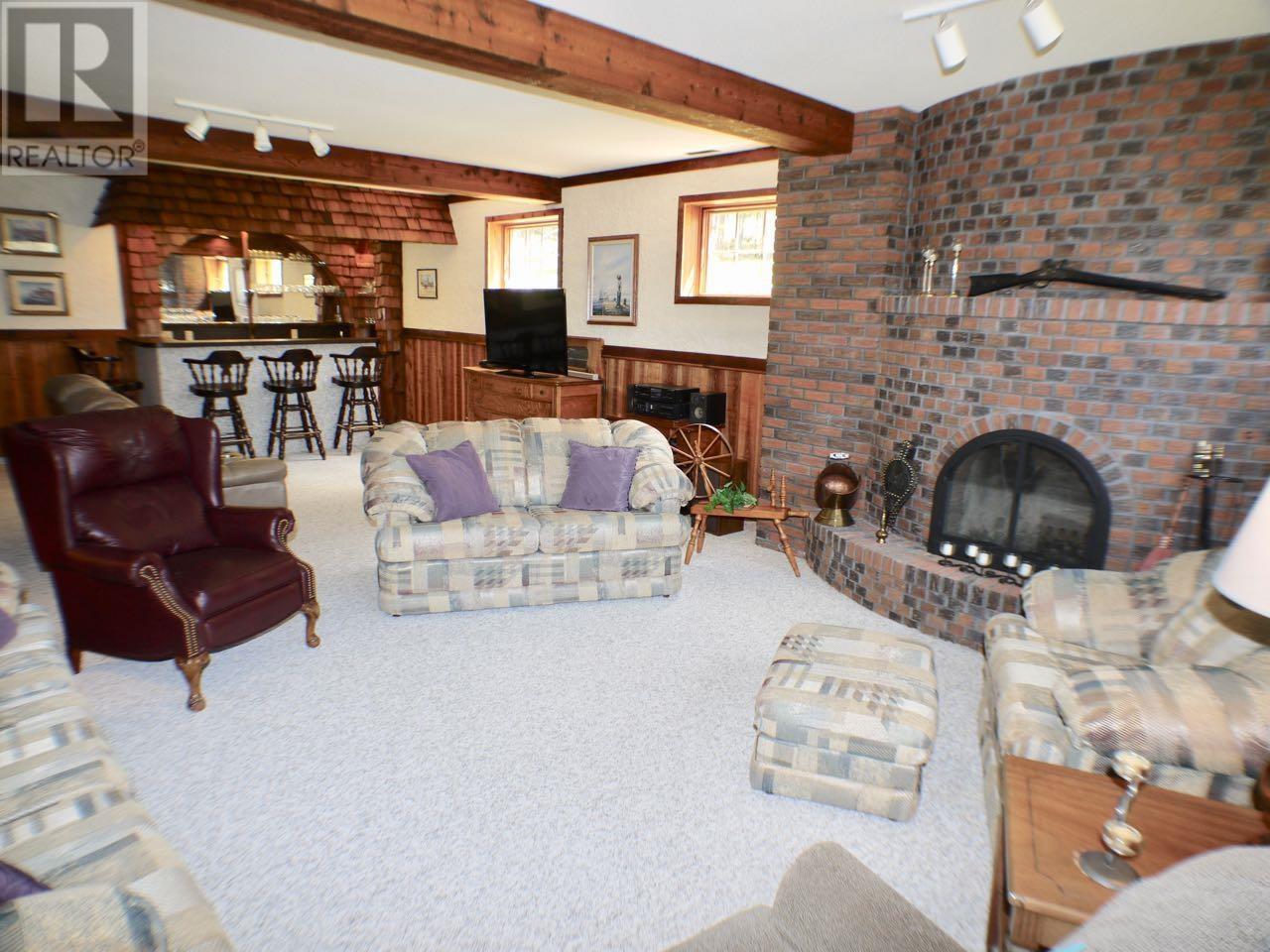259 MEMORIAL AVE - 27