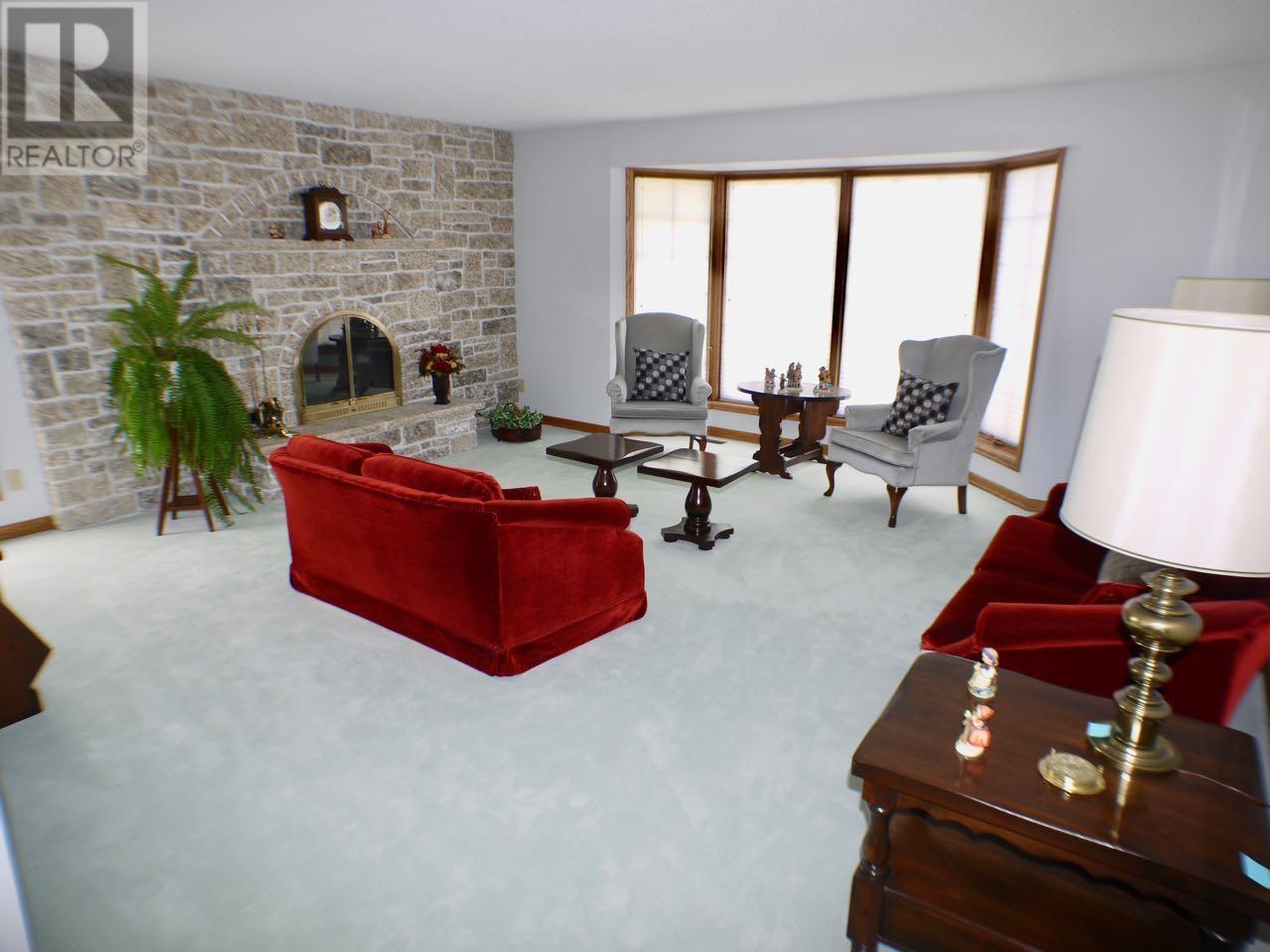 259 MEMORIAL AVE - 17