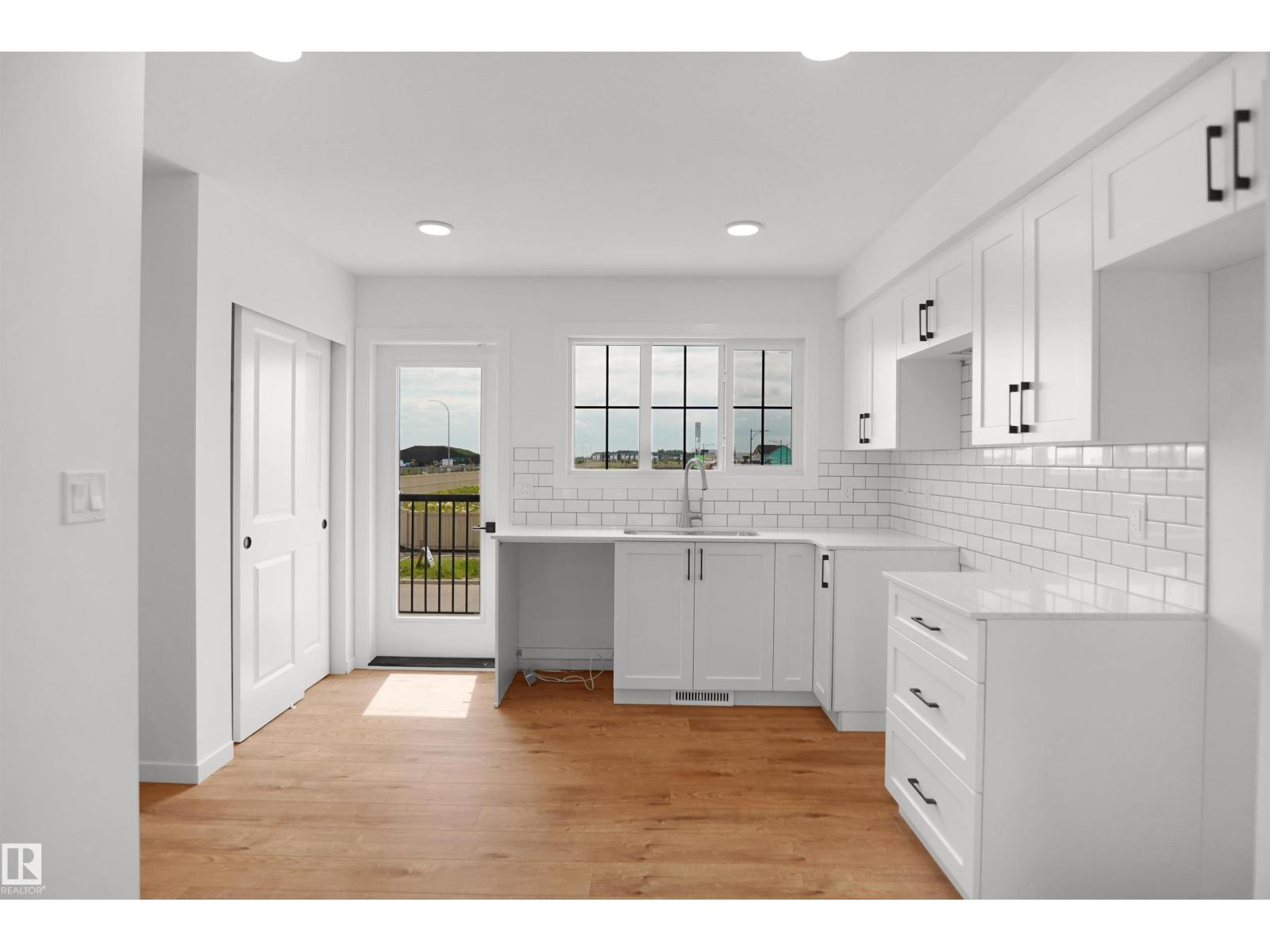 #93 3705 141 ST SW - 11