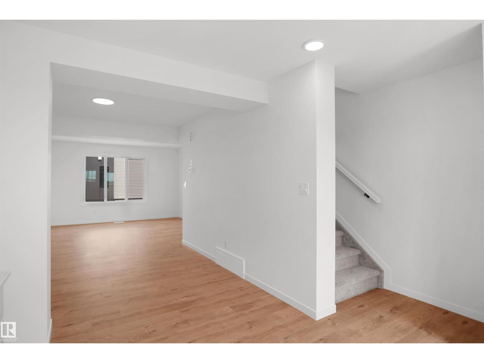 #93 3705 141 ST SW - 15