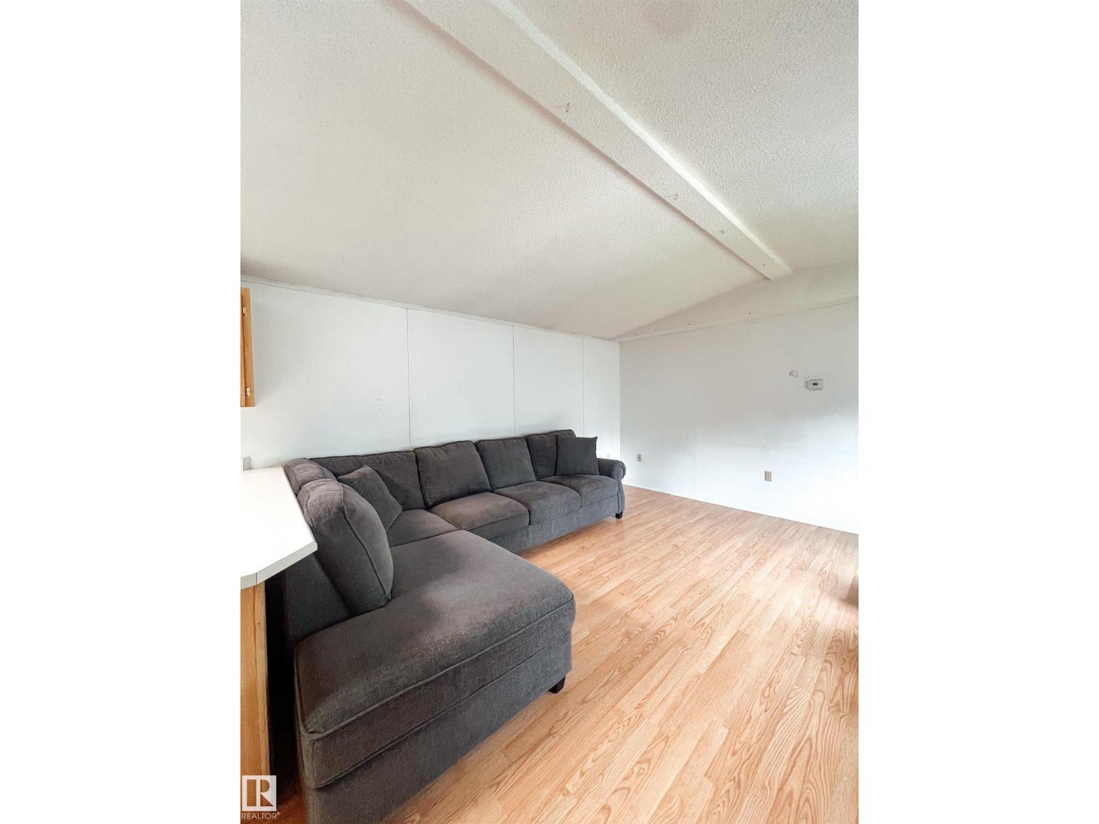 4912 52 ST - Image 7