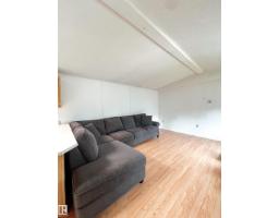 Enclosed porch - 4912 52 St, Entwistle, AB T0E0S0 Photo 7