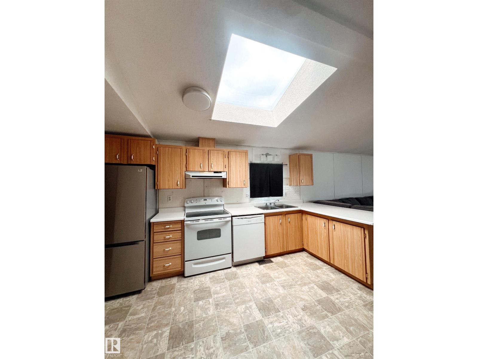 4912 52 ST - Image 5