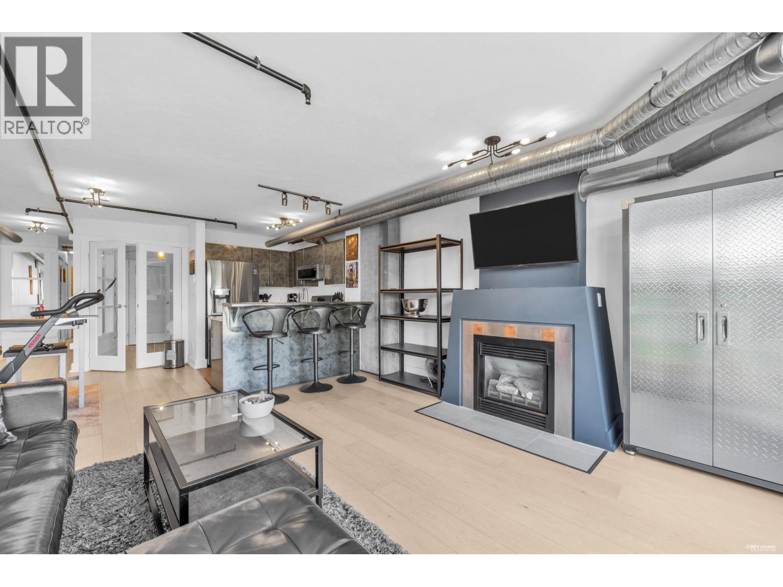 1 Bed, 1 Bath House for Sale in Vancouver – 608 27 ALEXANDER STREET, Vancouver – MLS# R3135295 - Image 3