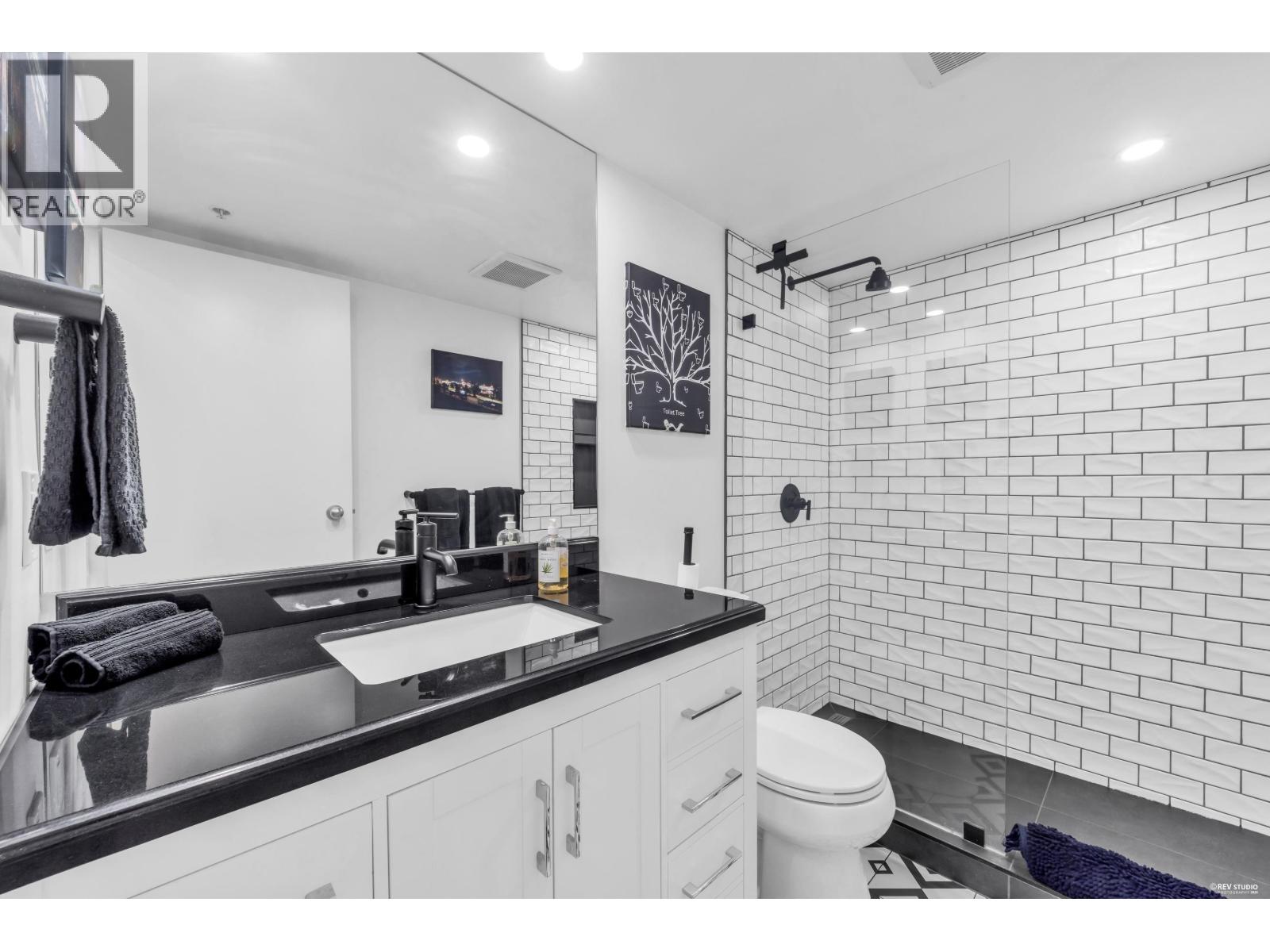 1 Bed, 1 Bath House for Sale in Vancouver – 608 27 ALEXANDER STREET, Vancouver – MLS# R3135295 - Image 13