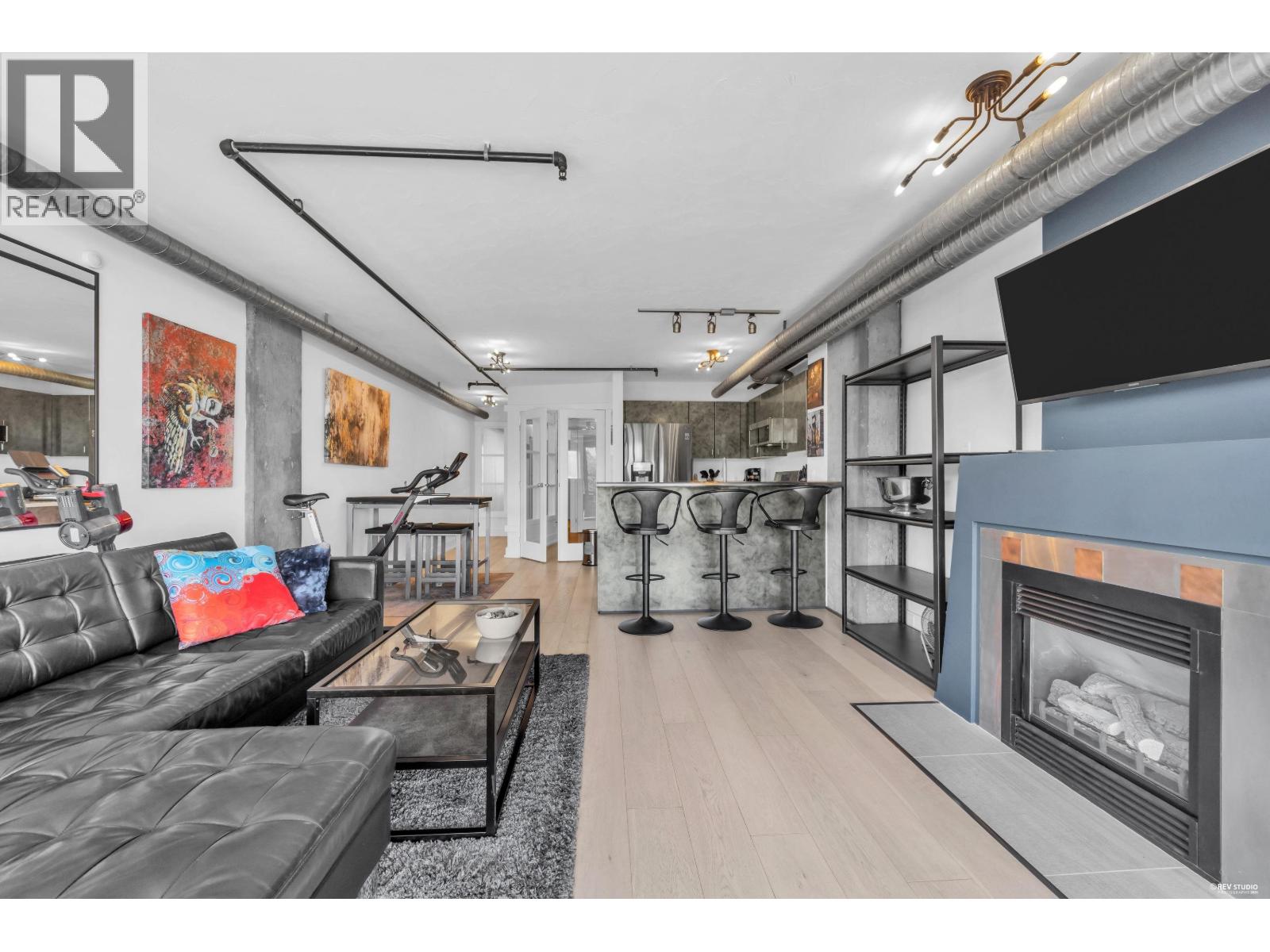 1 Bed, 1 Bath House for Sale in Vancouver – 608 27 ALEXANDER STREET, Vancouver – MLS# R3135295 - Image 2