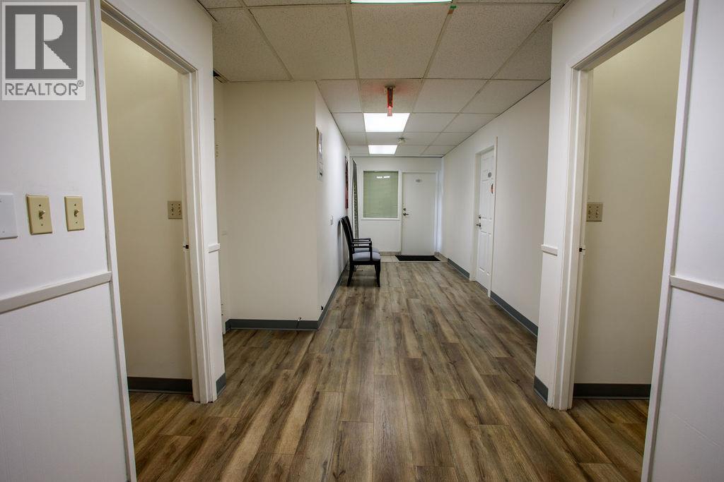 2810 48 Avenue Unit# C photo 2