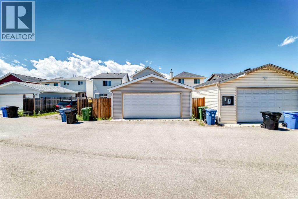 24 Taralake Road NE - 50
