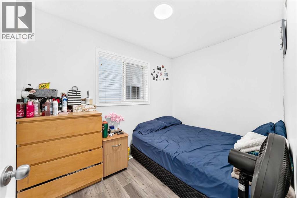 24 Taralake Road NE - 36