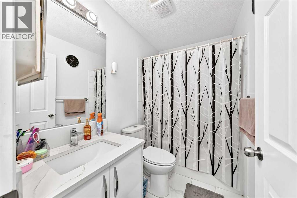 24 Taralake Road NE - 38