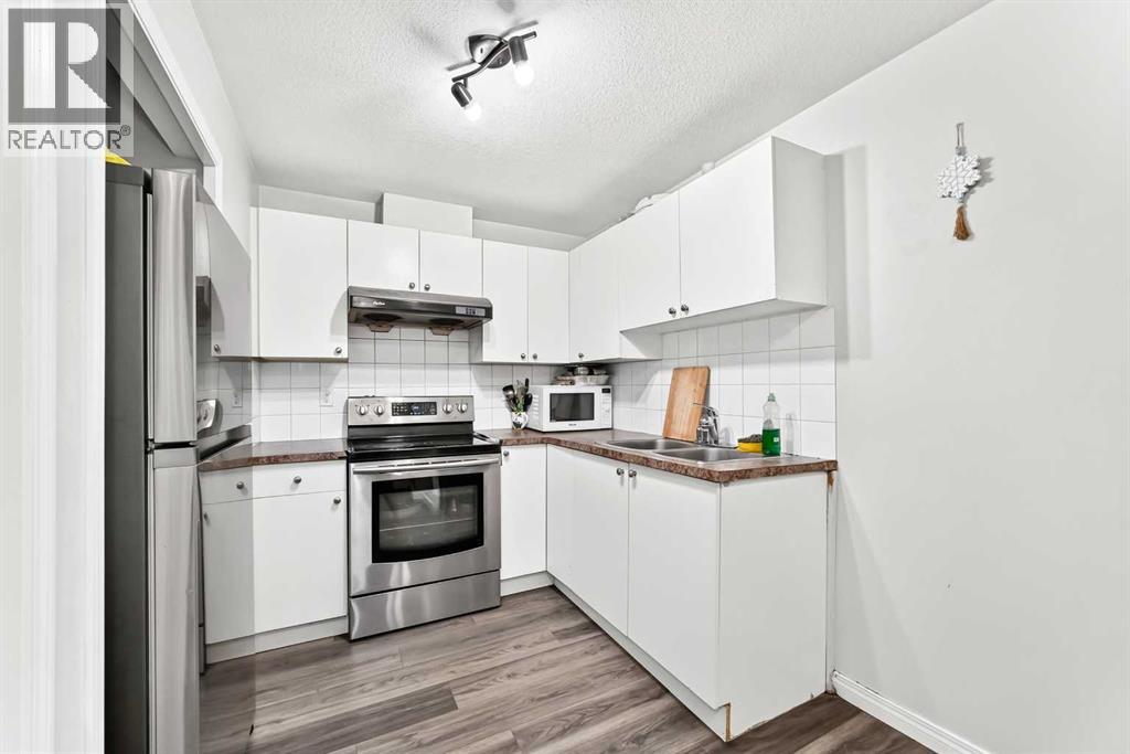 24 Taralake Road NE - 44
