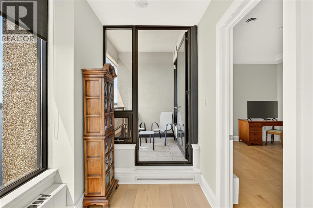 #1103 201 FRONT STREET North - 38