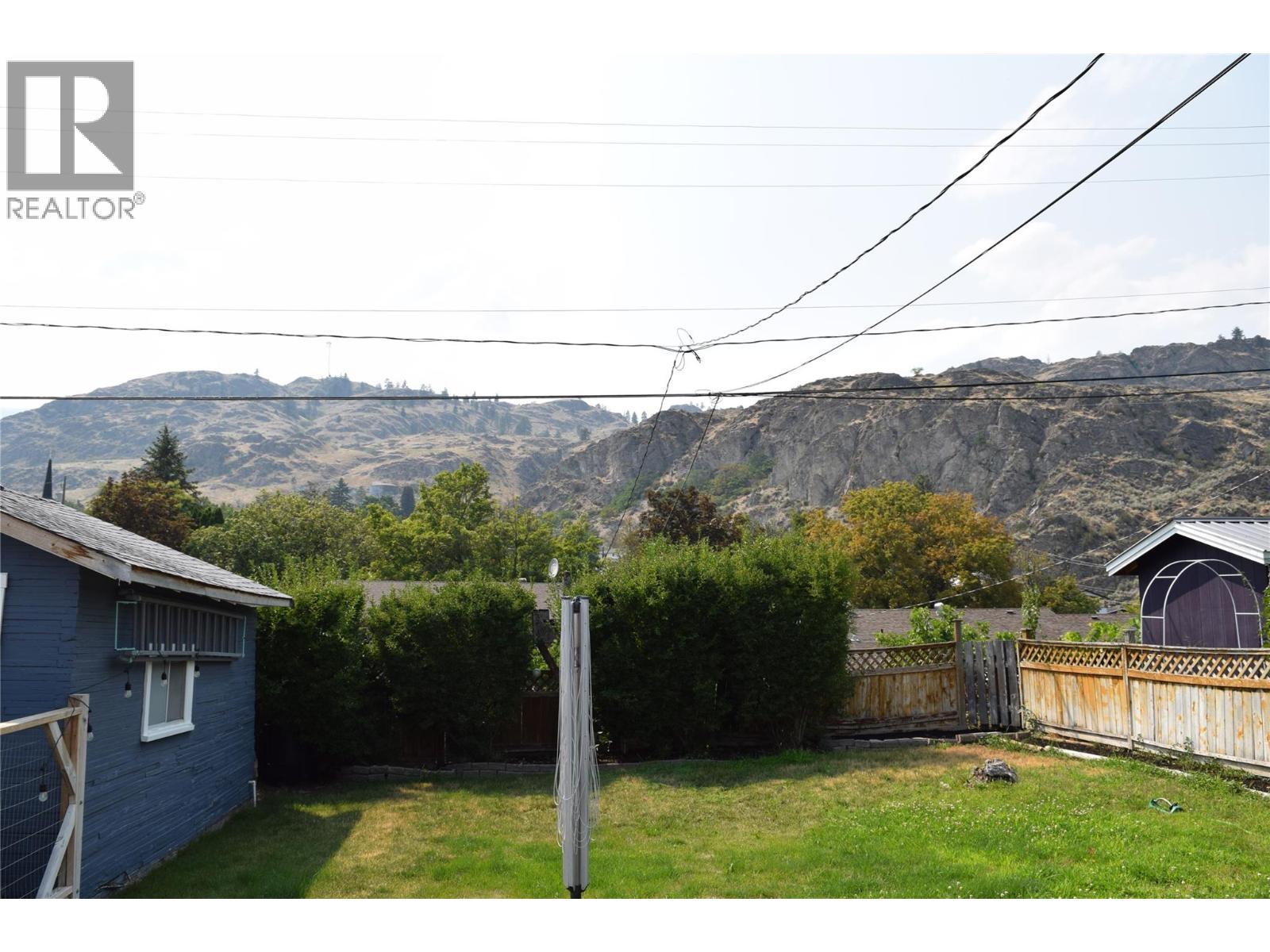  6454 KOOTENAY Street, Oliver