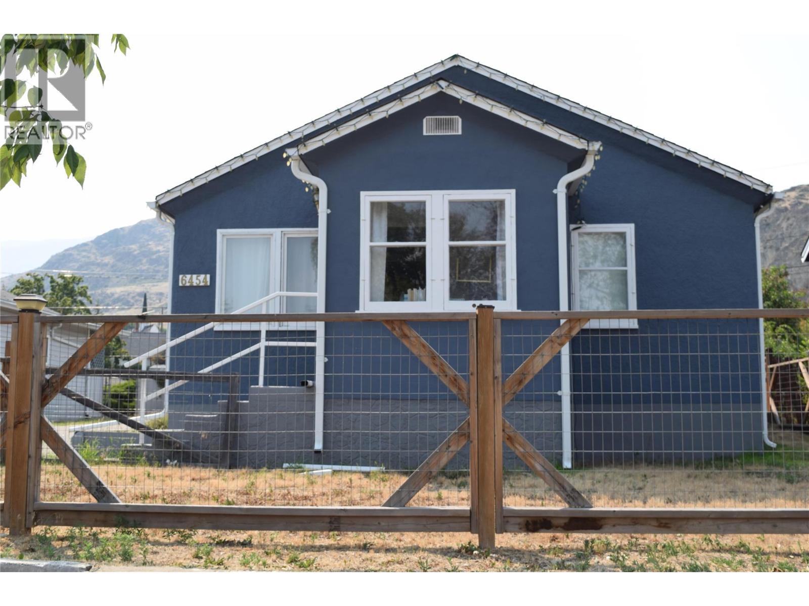  6454 KOOTENAY Street, Oliver