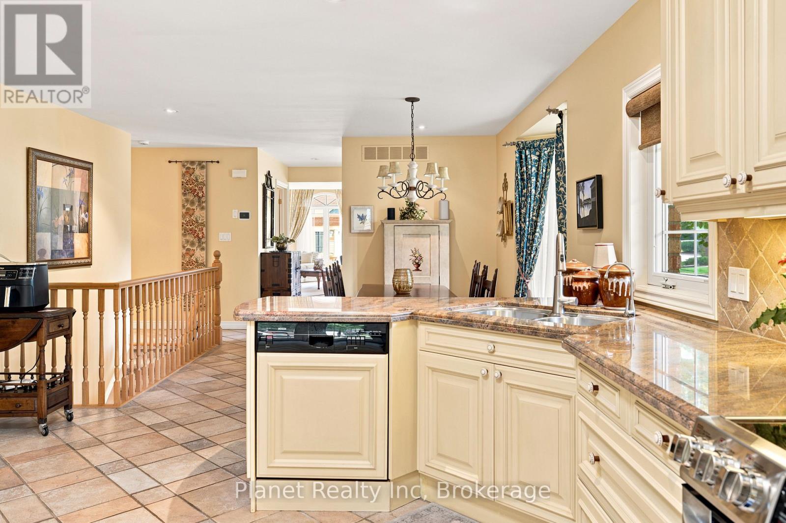 59 HONEYSUCKLE DRIVE - Image 17