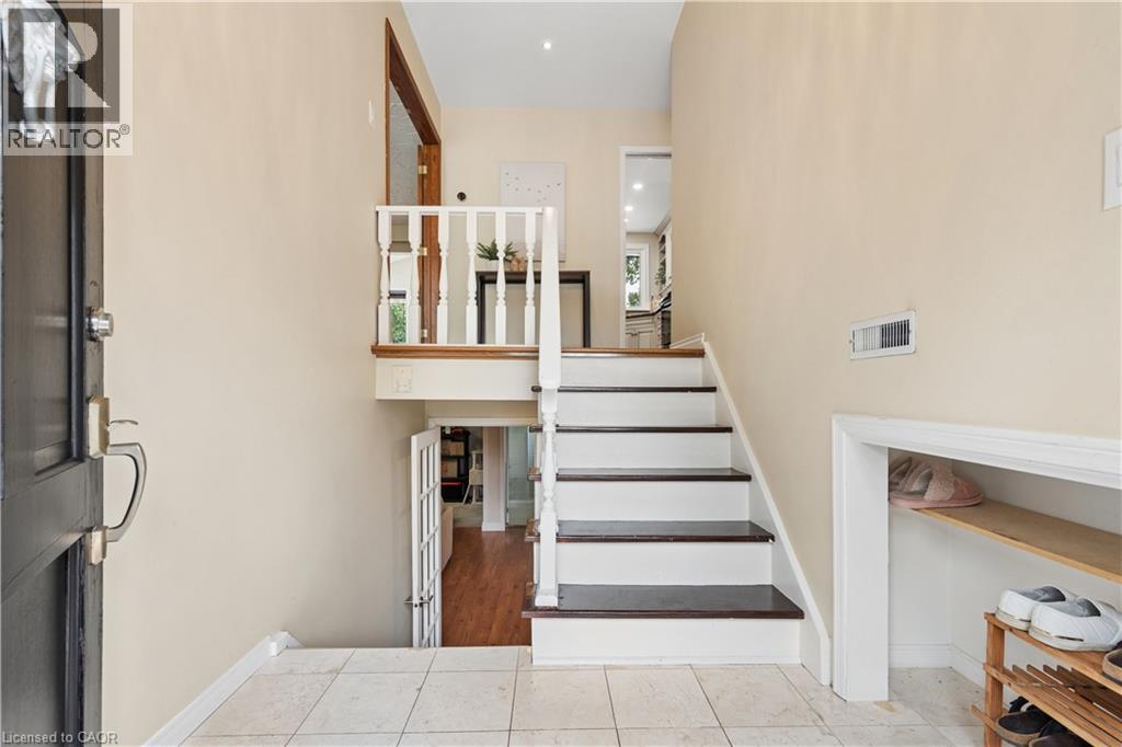 254 SOUTHWOOD Drive - Image 5