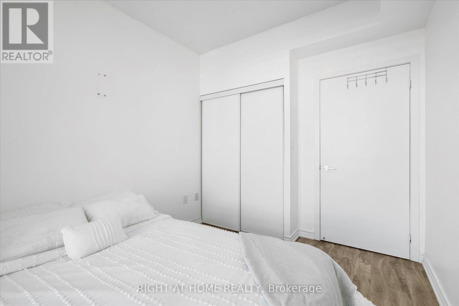 #217 70 FOREST MANOR ROAD - 13