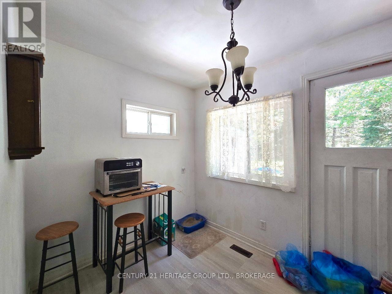19473 41 HIGHWAY - 23
