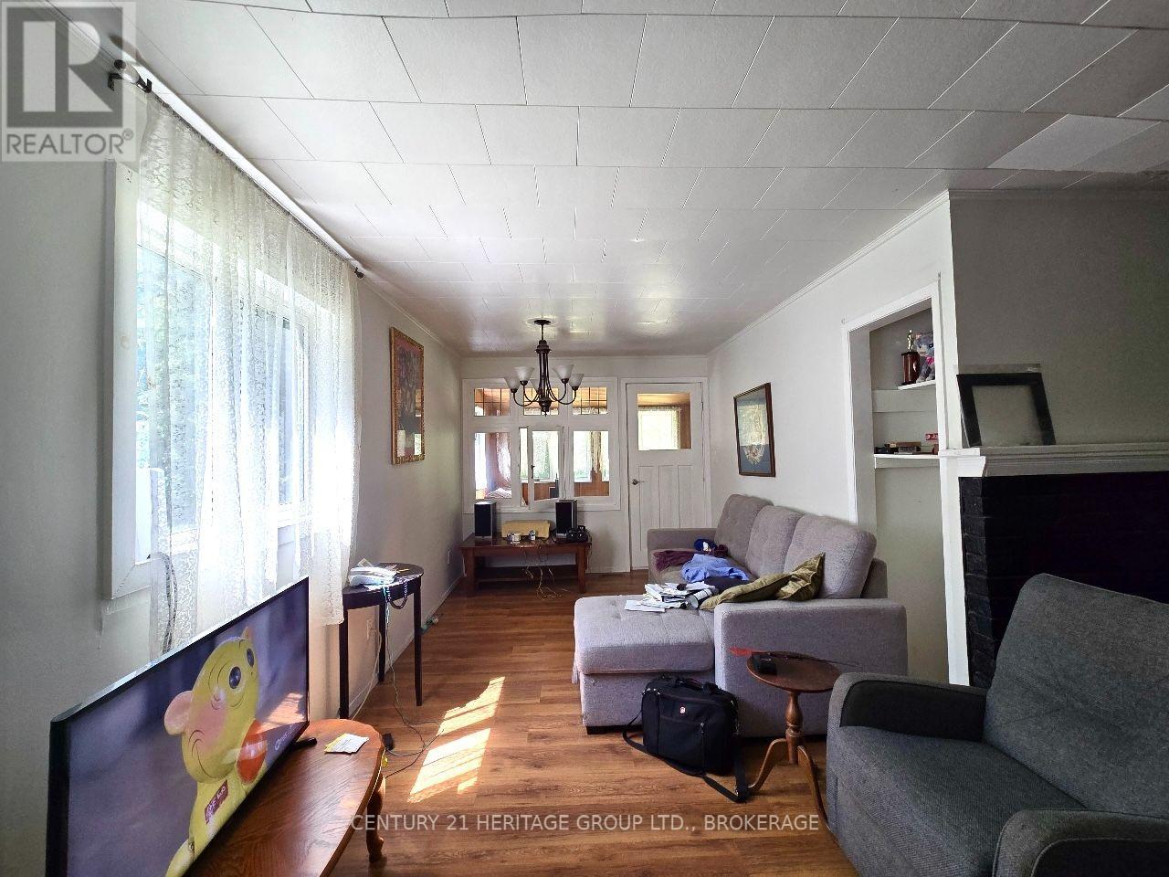 19473 41 HIGHWAY - 24