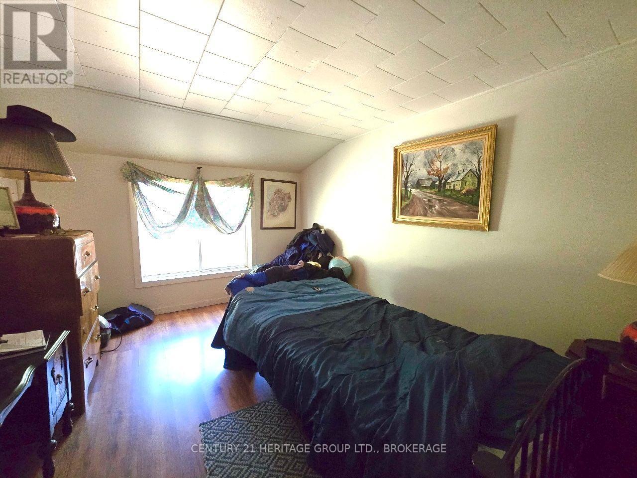 19473 41 HIGHWAY - 28