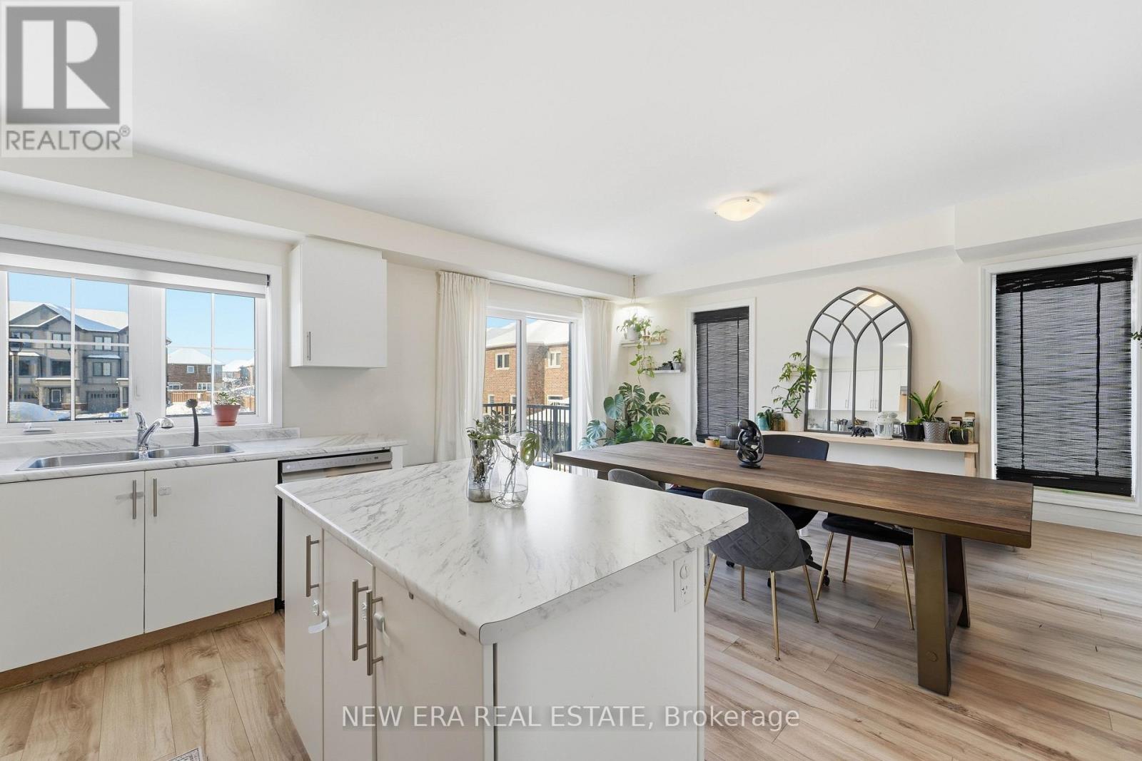 44 JEROME WAY - 12