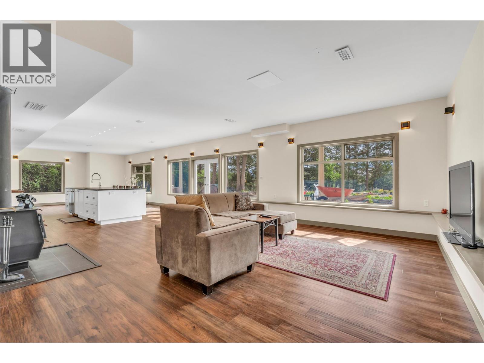 134 Deerview Crescent - 40