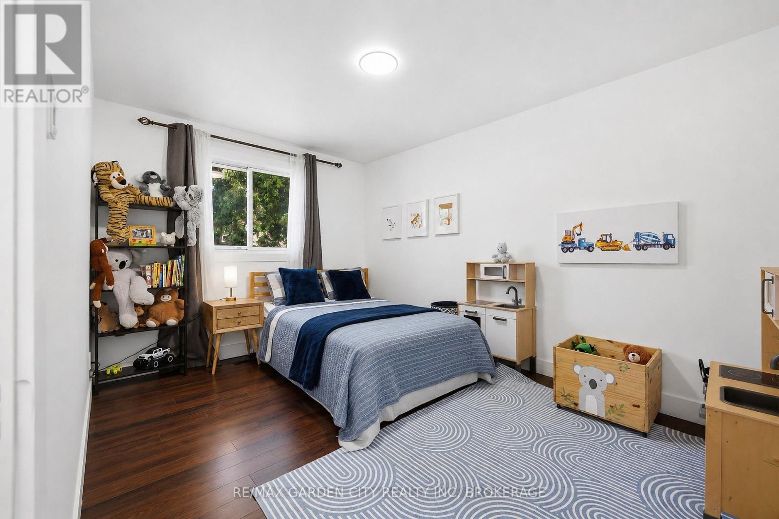 424 VINE STREET - 21