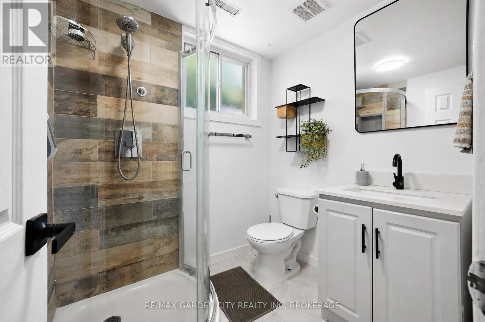424 VINE STREET - 27
