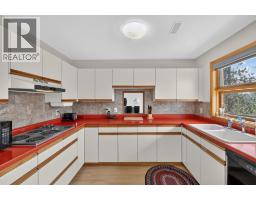 4pc Ensuite bath - 9251 Tyndall Road, Lake Country, BC V4V1N3 Photo 13