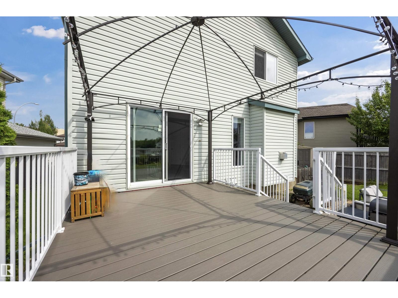 214 HYNDMAN CR NW - 15