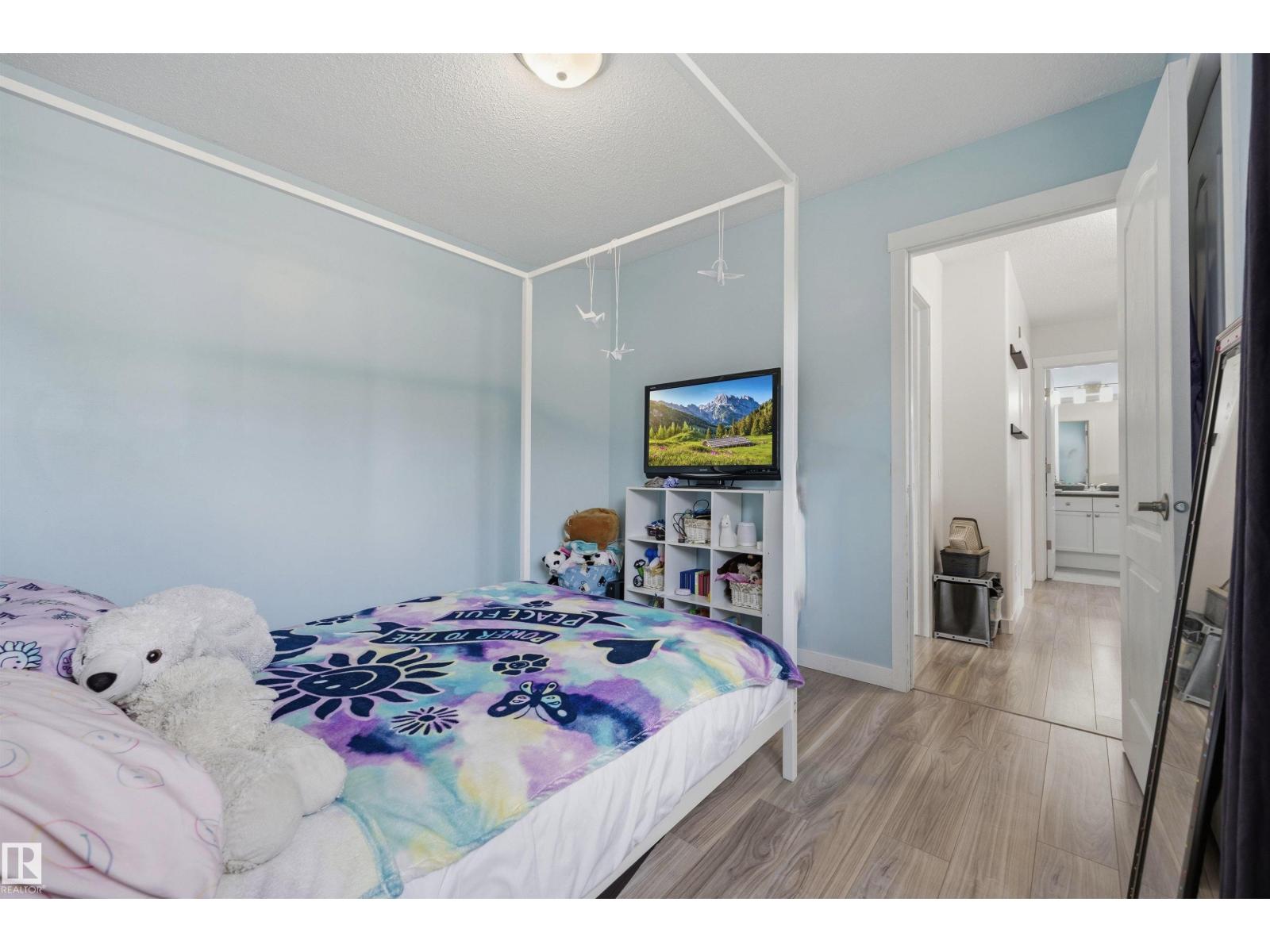 214 HYNDMAN CR NW - 37