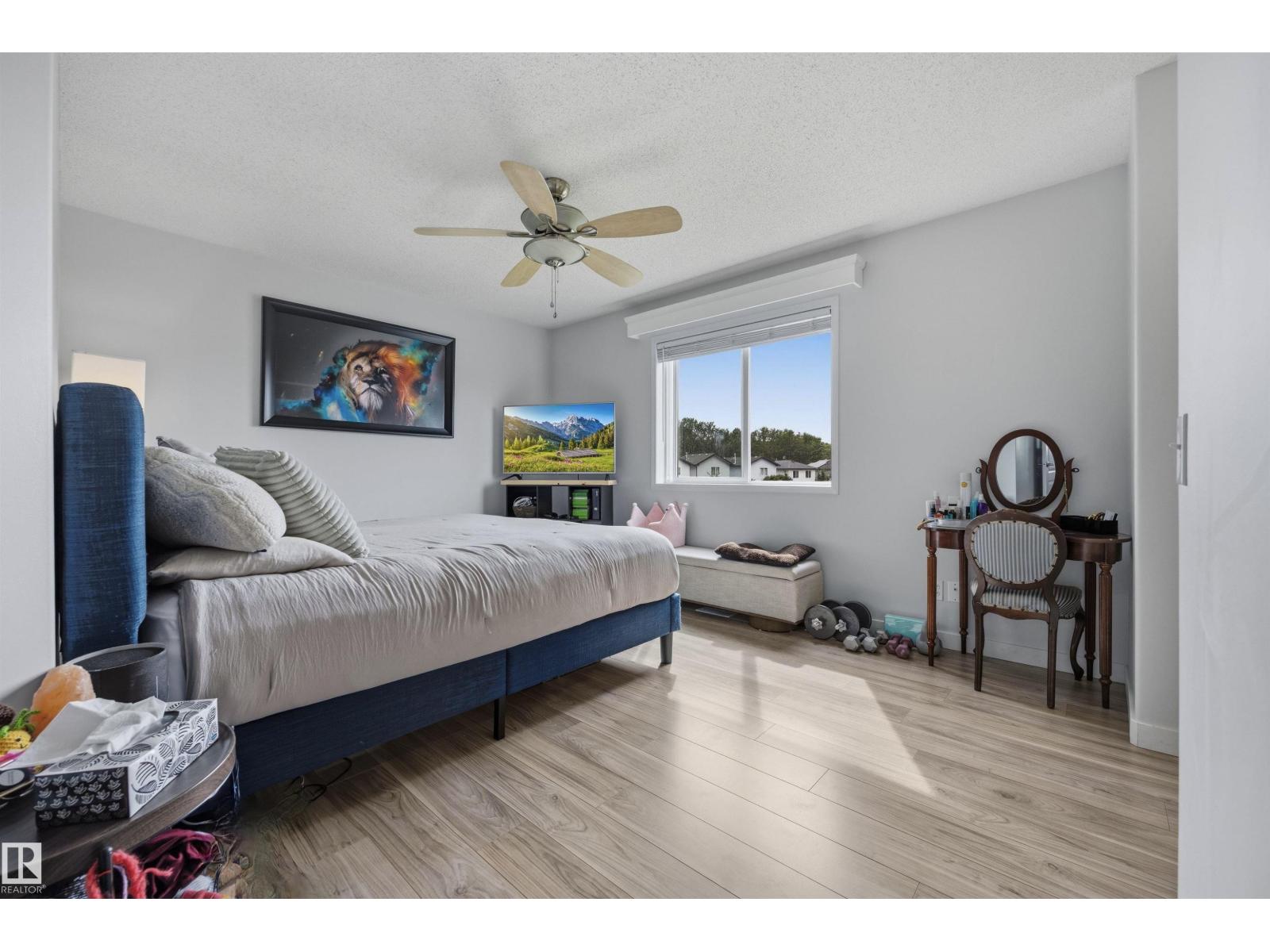214 HYNDMAN CR NW - 38