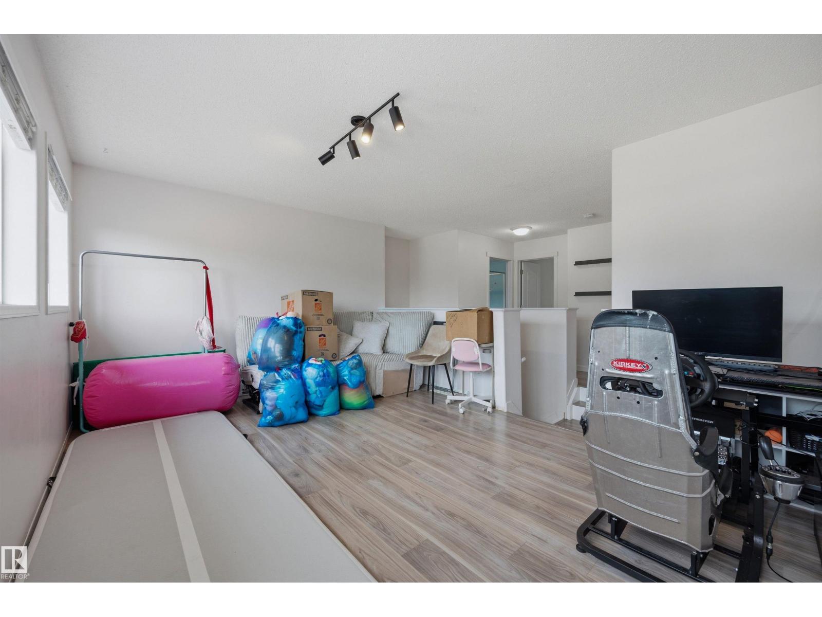 214 HYNDMAN CR NW - Image 42