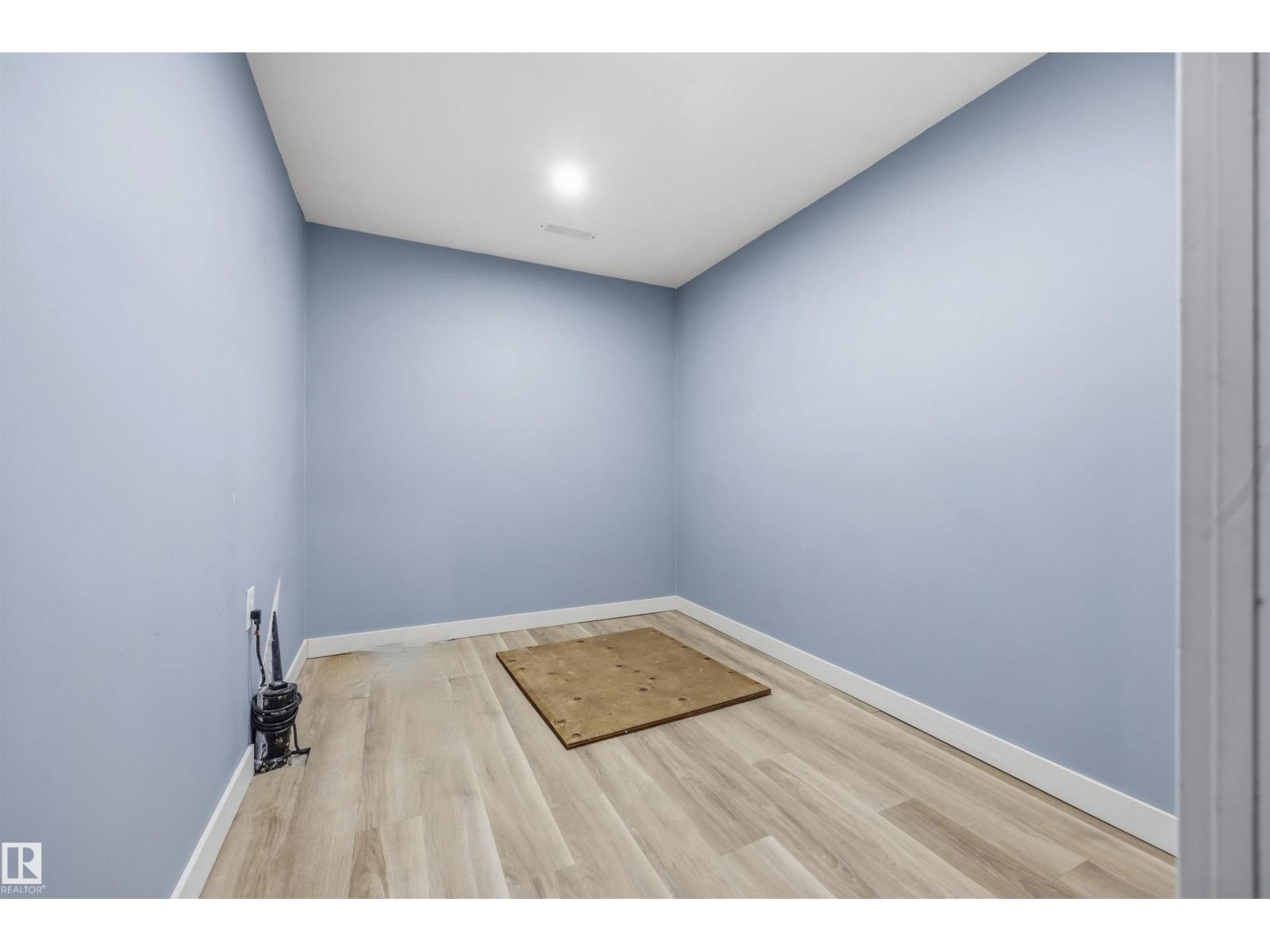 214 HYNDMAN CR NW - Image 49