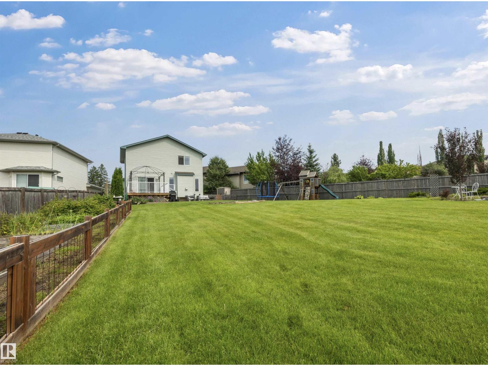 214 HYNDMAN CR NW - Image 6