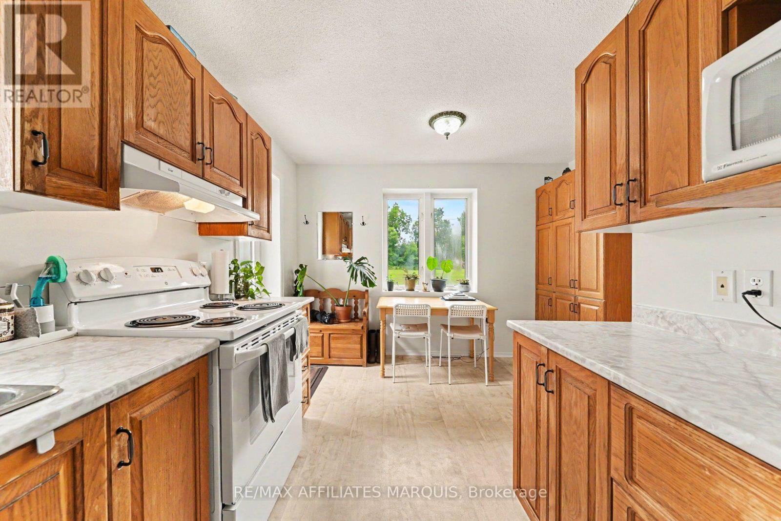 402 CLOTHIER STREET E - 12