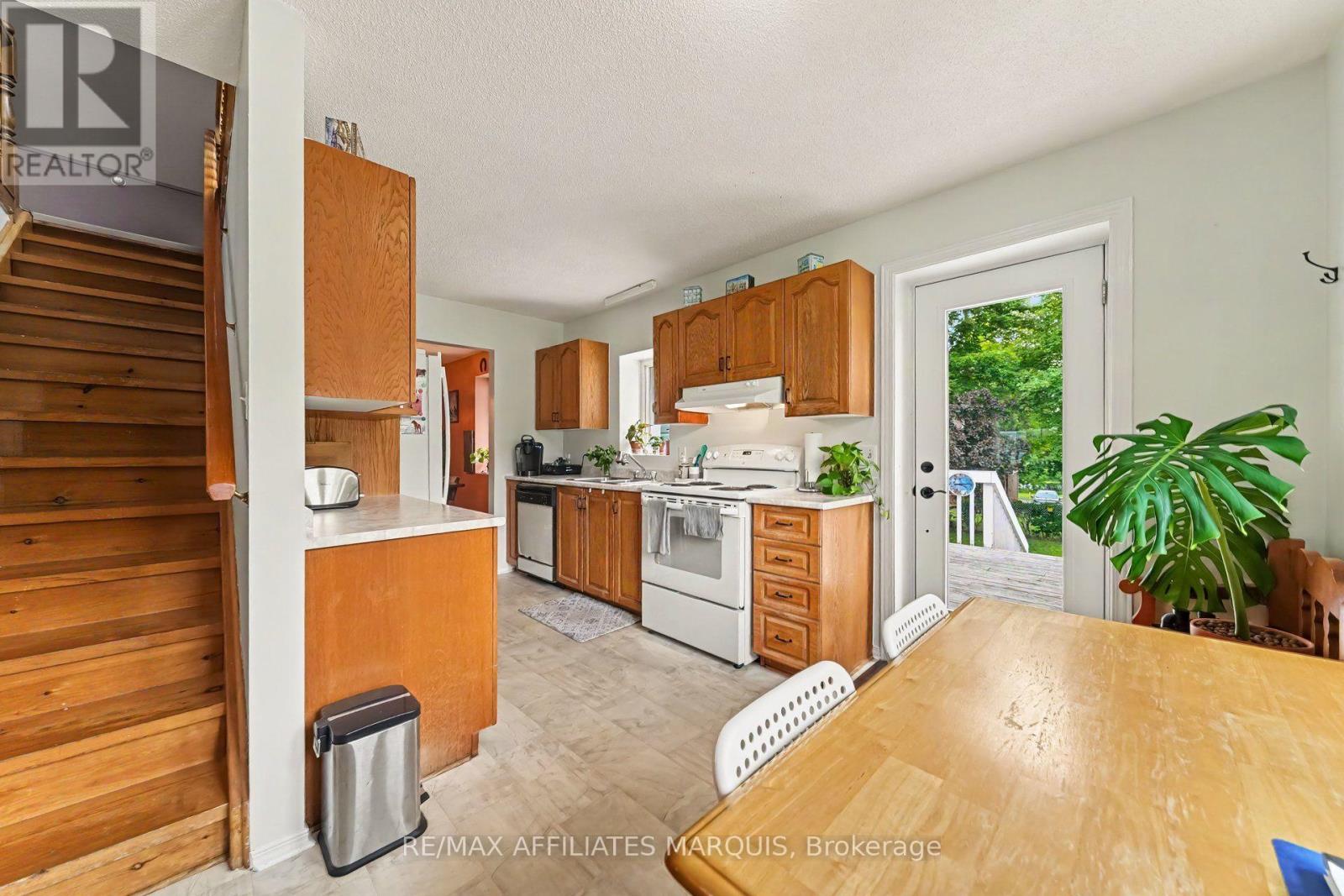 402 CLOTHIER STREET E - 13