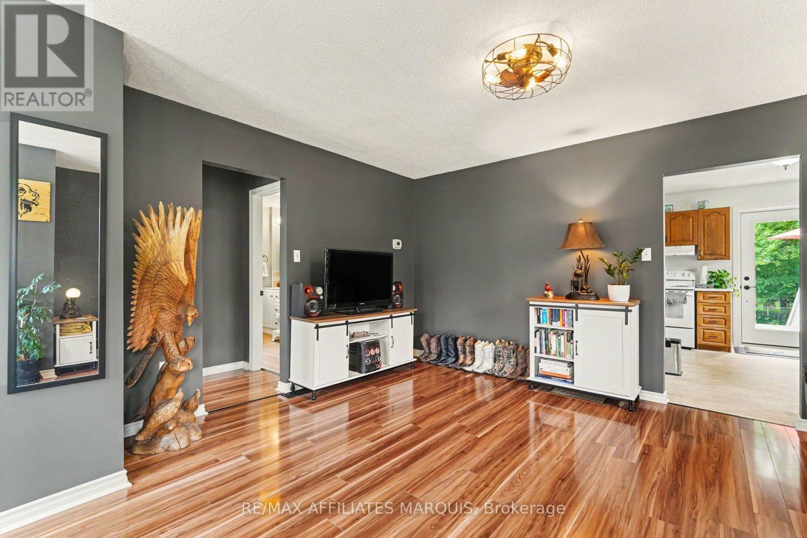 402 CLOTHIER STREET E - 15