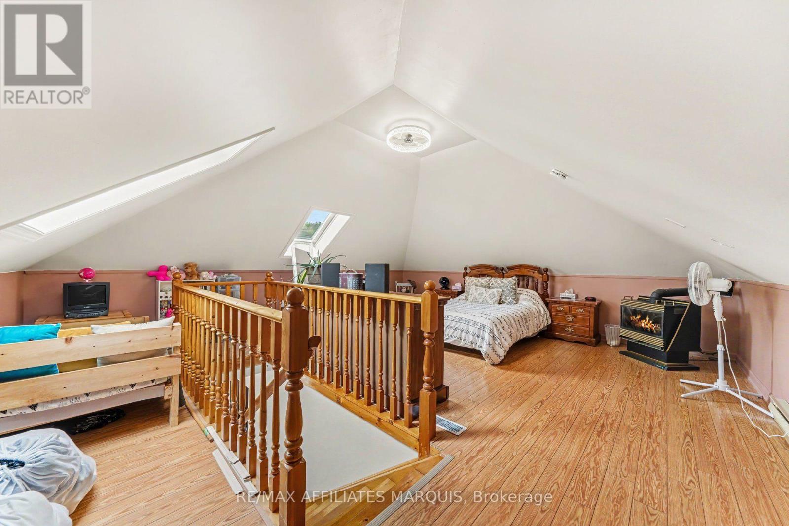 402 CLOTHIER STREET E - 20